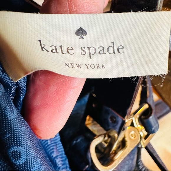 KATE SPADE NEW YORK CANVAS AND NAVY BLUE LEATHER TRIM GOOD CONDITION HANDBAG - Picture 5 of 10